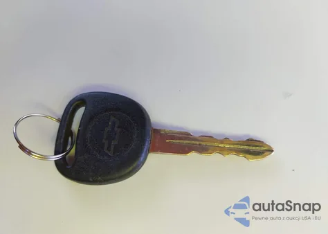 2002 Chevrolet Avalanche 1500 из США, поврежденный, VIN 3GNEK13T12G181935